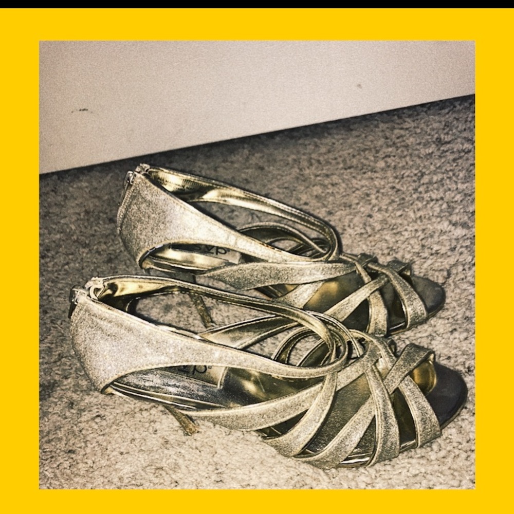GOLD RVSP HIGH HEELS